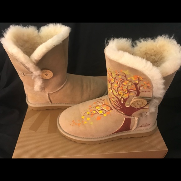 Bailey Button Uggs with UNIQUE hand painted design - Picture 5 of 7